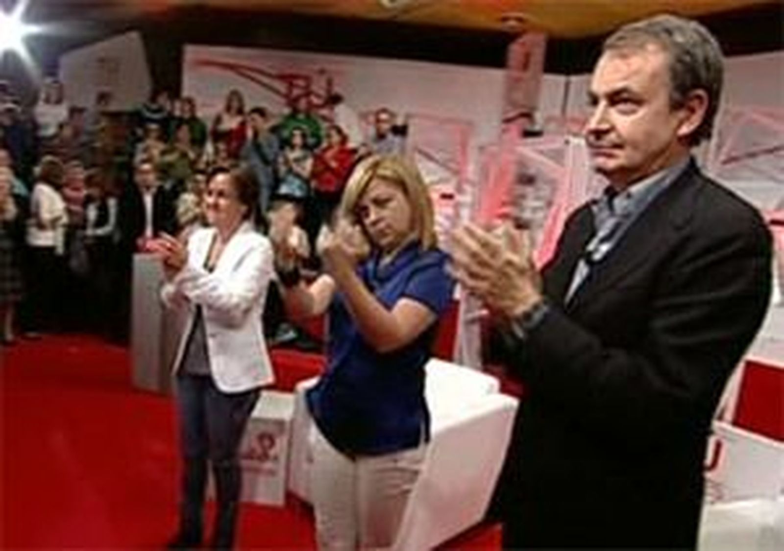 Zapatero llama a los socialistas a construir "el momento social de Europa"