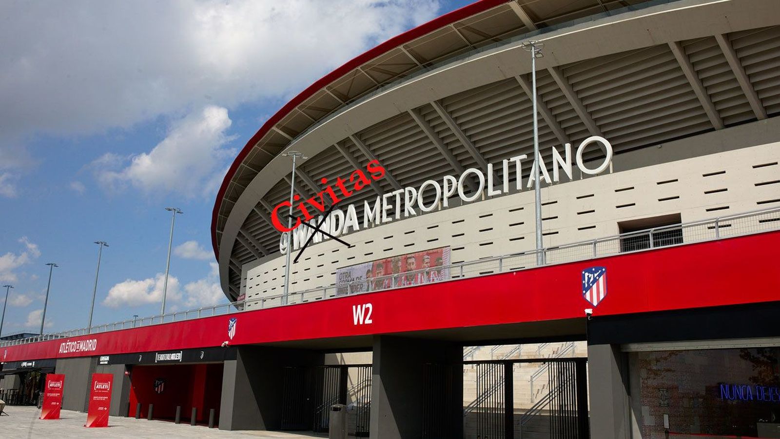 Graves insultos a una niña de 8 años en el Metropolitano por llevar una camiseta de Vinicius