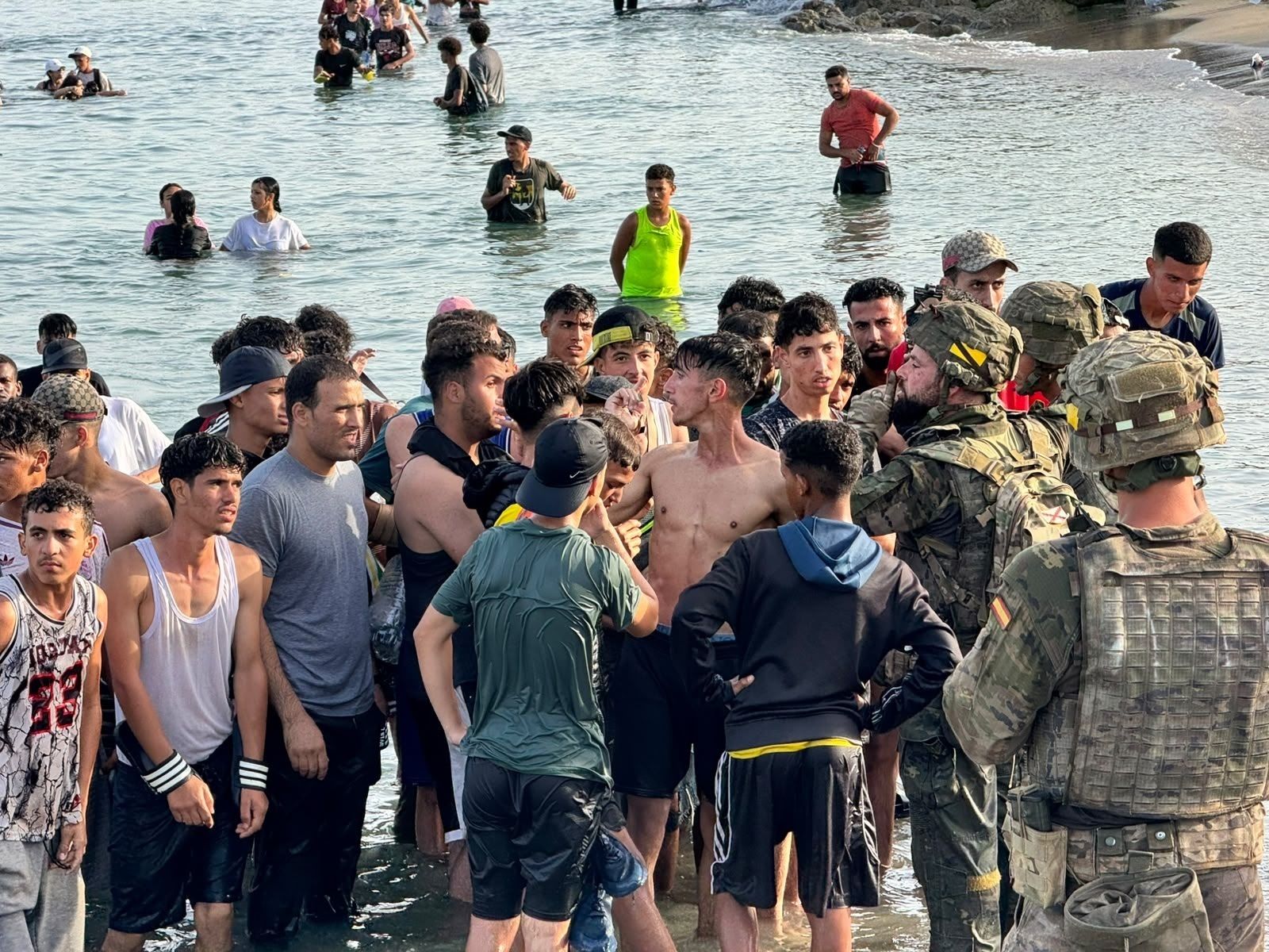 Inmigrantes llegan a las costas de Ceuta