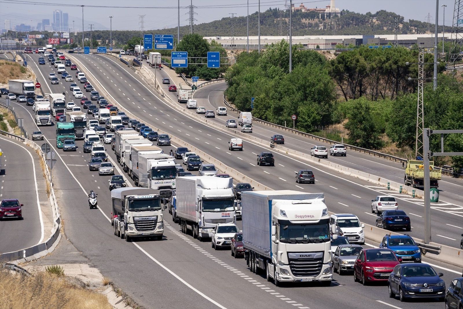 Retenciones en varias salidas de Madrid por la operación salida
