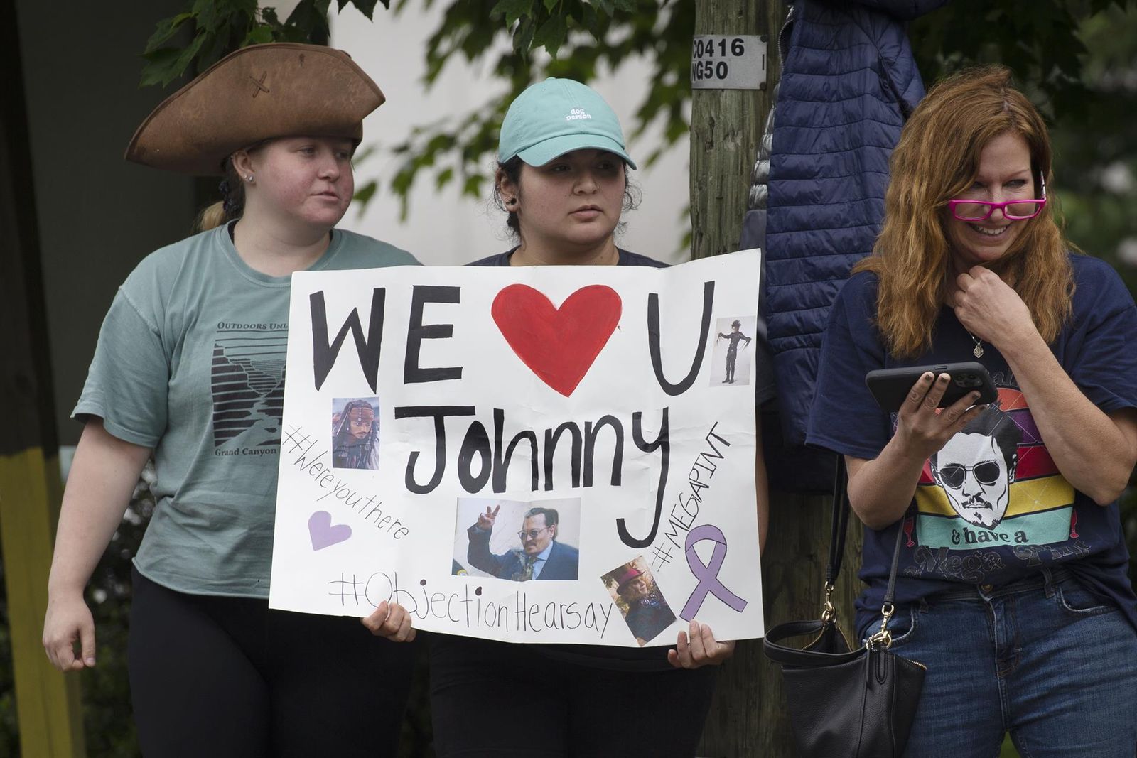 Fans de Johnny Depp a las puertas del juzgado