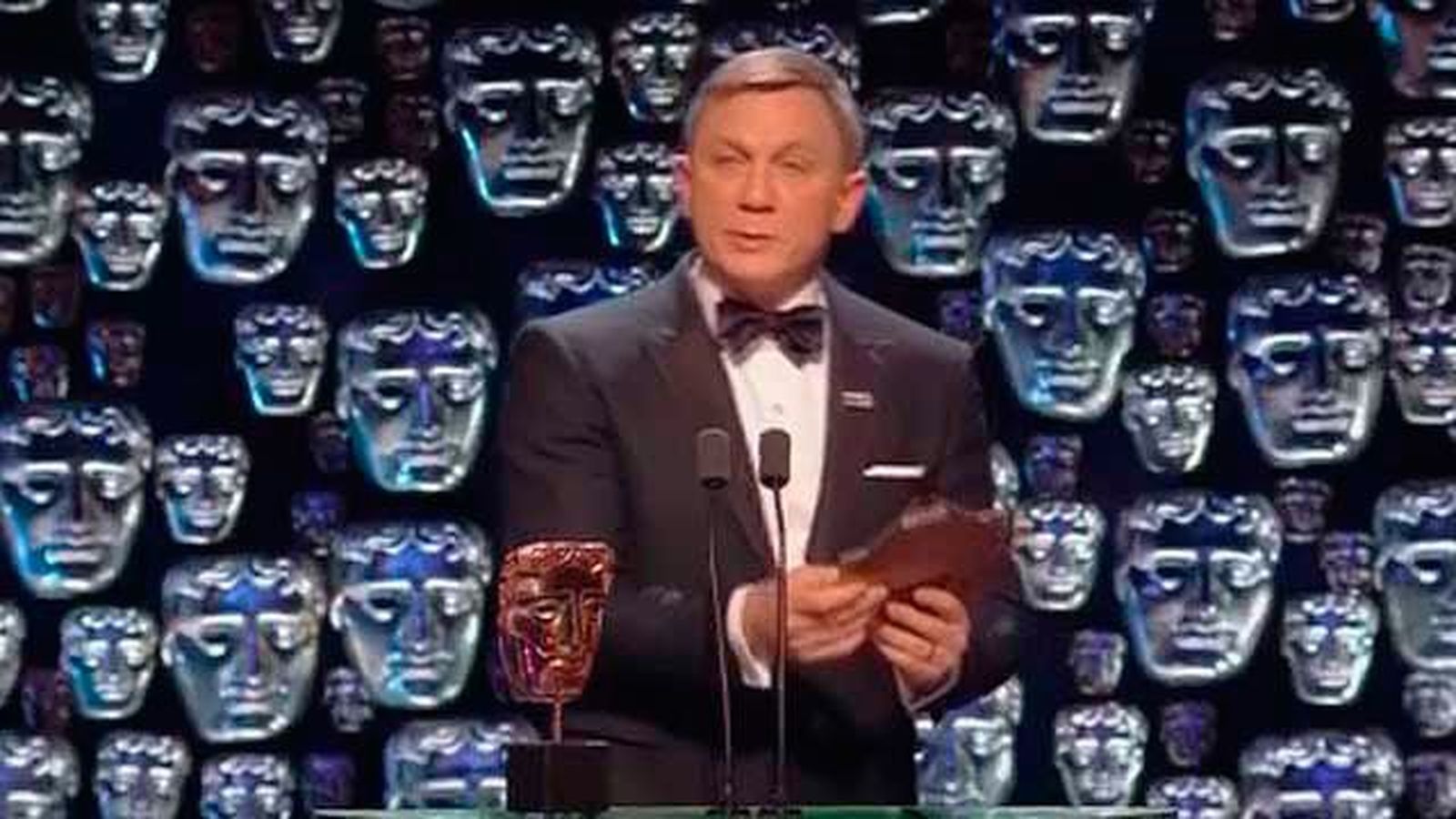 "Tres anuncios en las afueras" arrasa en los premios BAFTA, teñidos de negro contra el acoso sexual