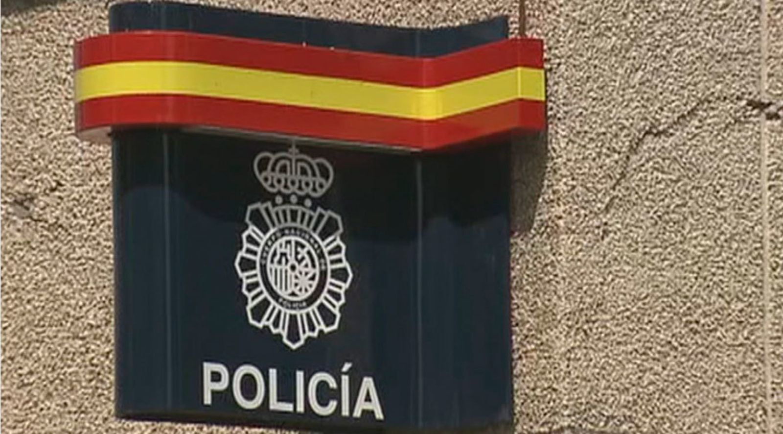 Detenido por la Policía Nacional por encerrar a su expareja en el arcón de la cama