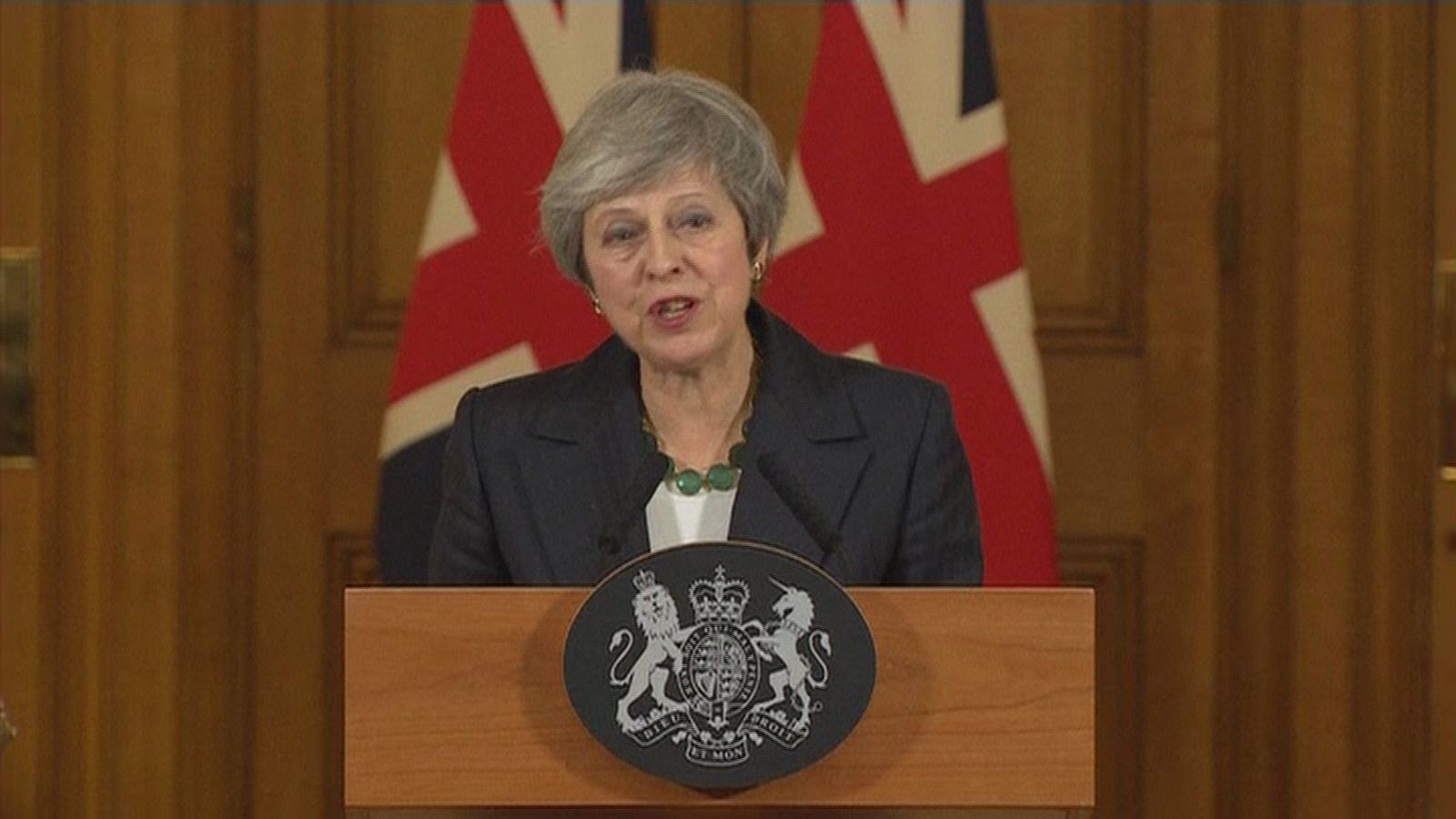 May se aferra al acuerdo del Brexit y no piensa dimitir