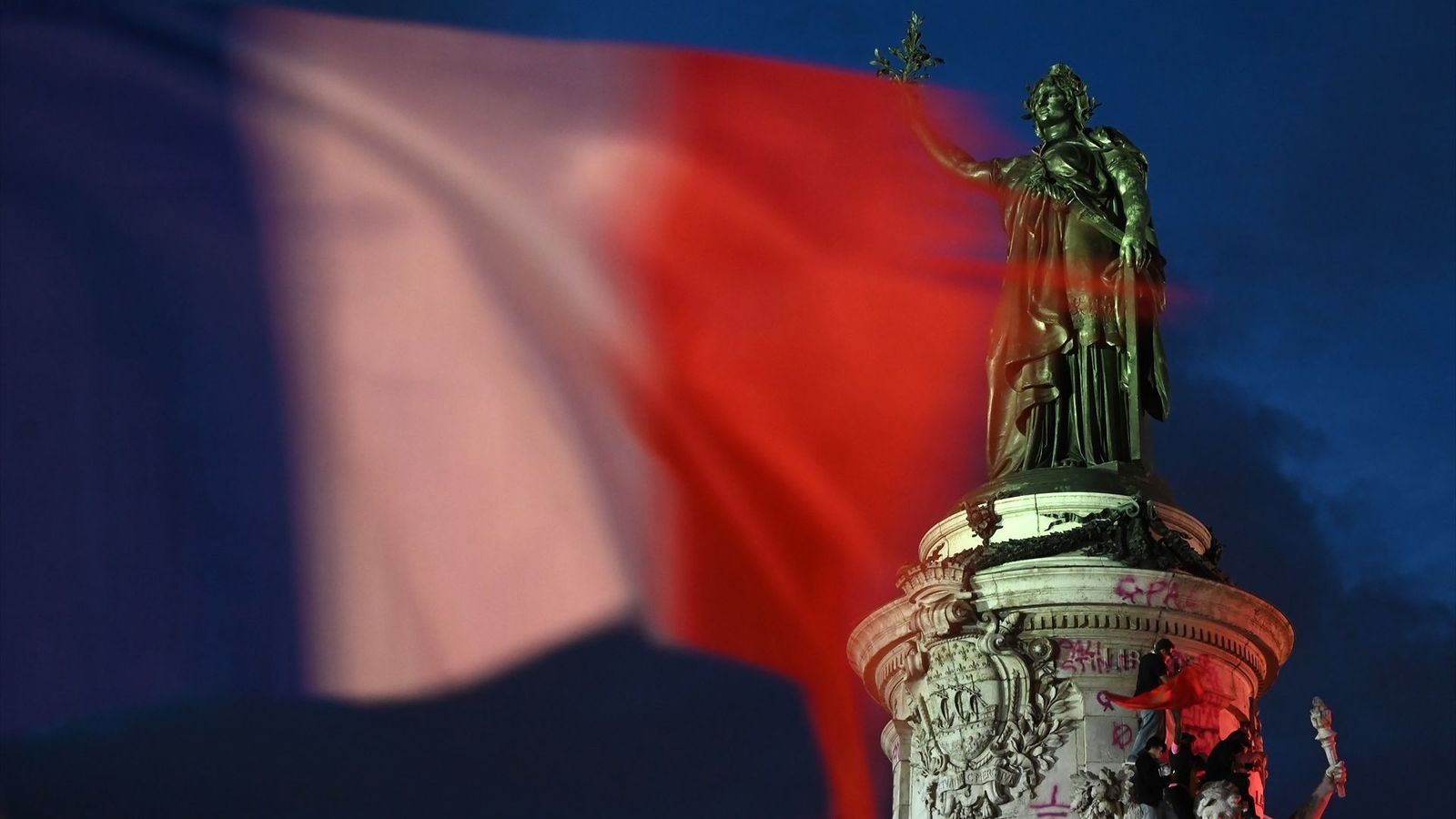 Gobierno y oposición valoran los resultados de las elecciones en Francia