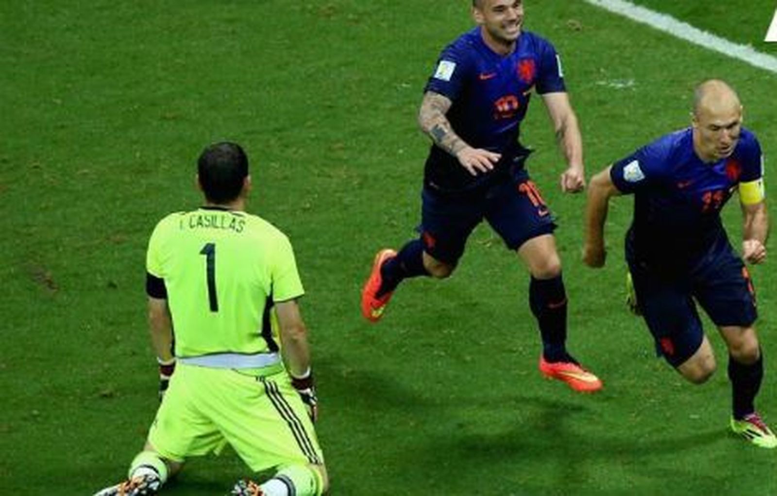 1-5. Holanda vapulea a España, humillada en el segundo tiempo