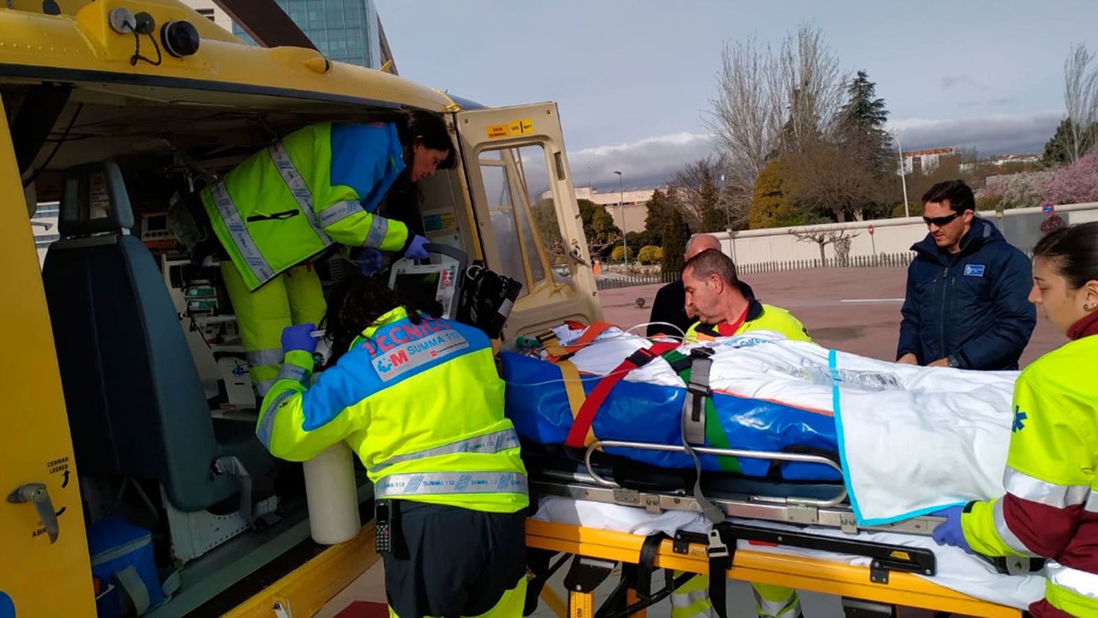 Herido grave un trabajador al  caerse del techo de una nave en Campo Real