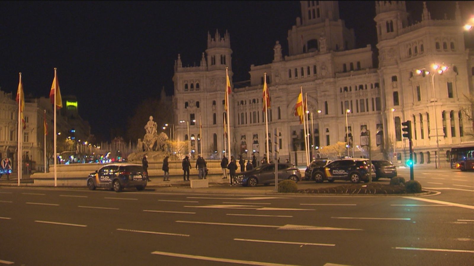 La policía desaloja de la fuente de Cibeles a un hombre que se había 'colado' dentro