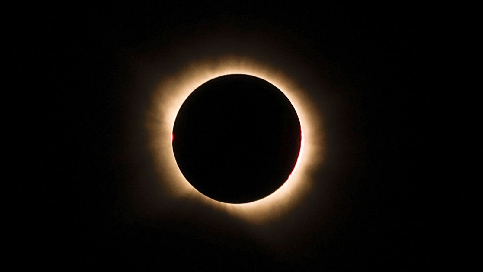 Histórico eclipse solar: los madrileños disfrutaron del 'día de las dos noches'