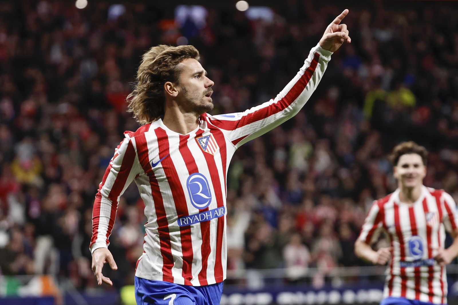 Griezmann celebra su gol al Levante