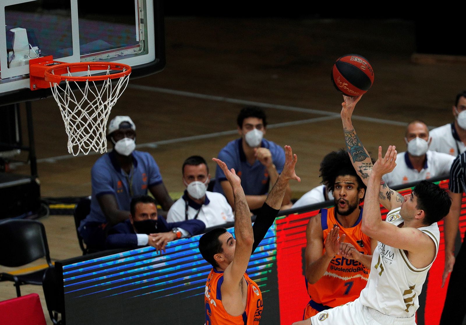 Deck ante el Valencia Basket