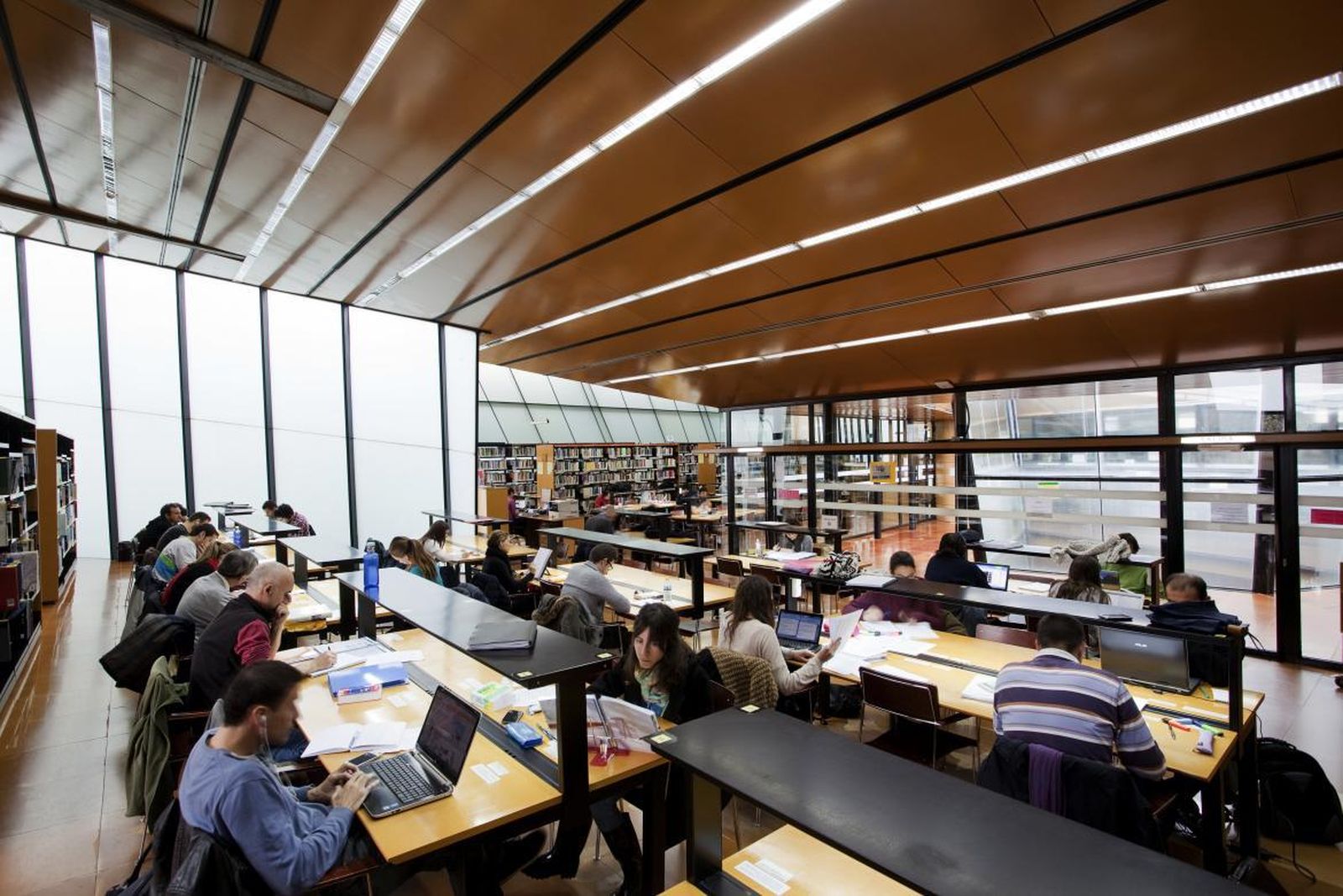 El Ayuntamiento comprará los libros de las bibliotecas municipales en las librerías de Madrid