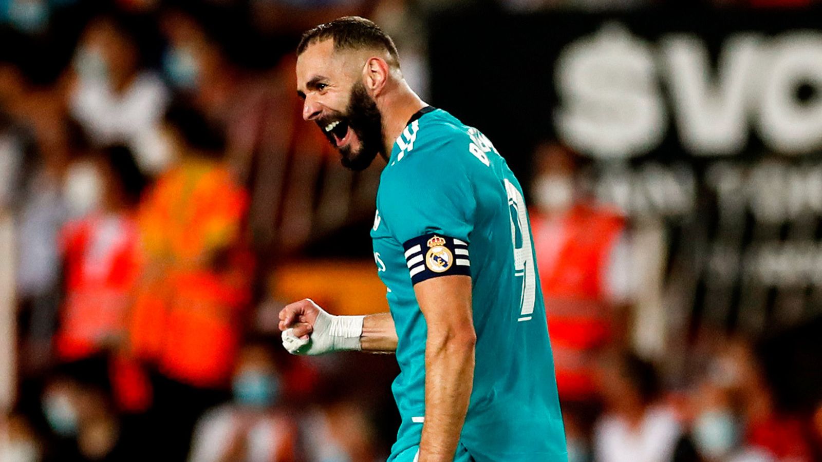 Benzema celebra el segundo gol del Madrid