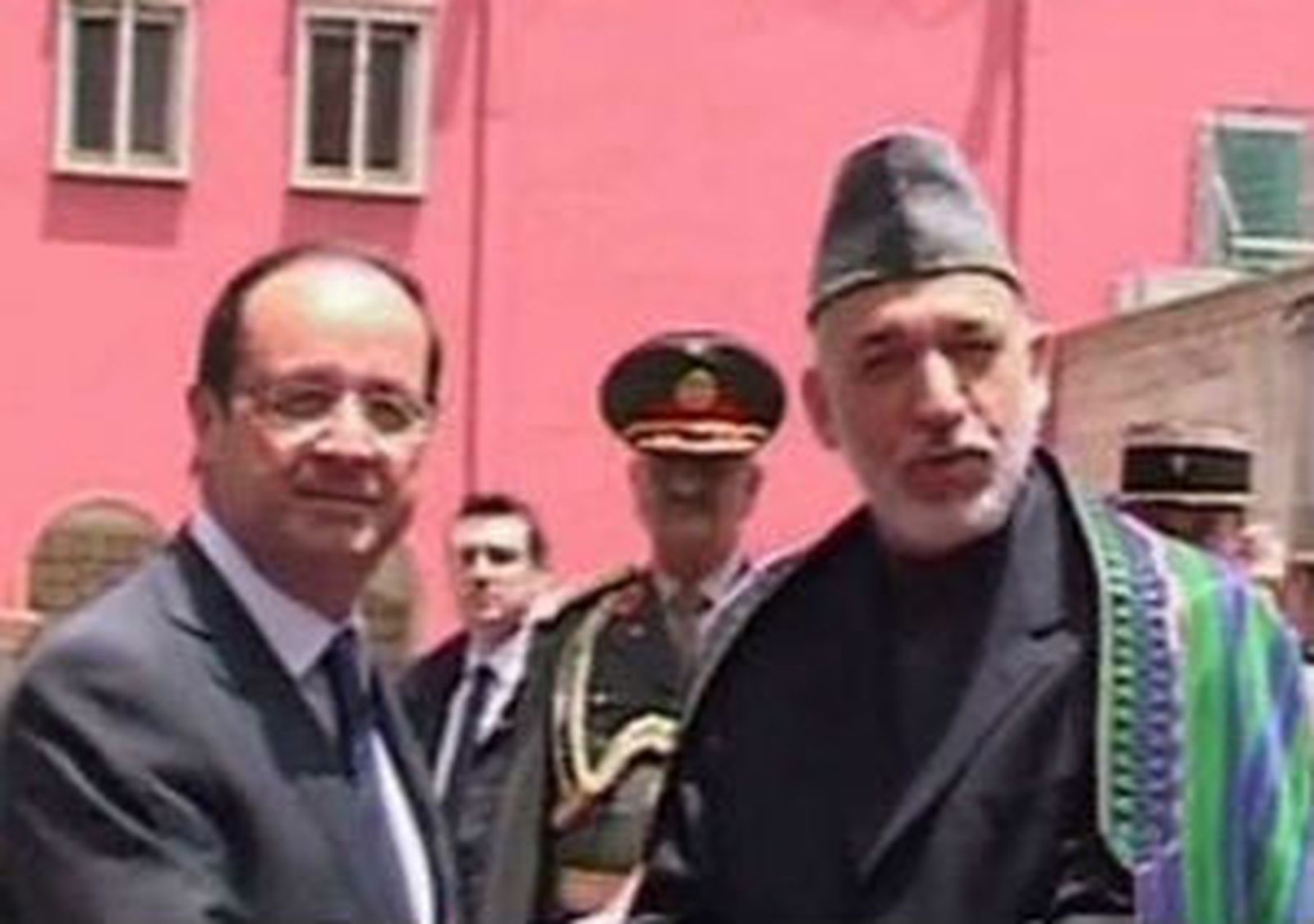 Hollande dice que la retirada de Afganistán será coordinada con los aliados