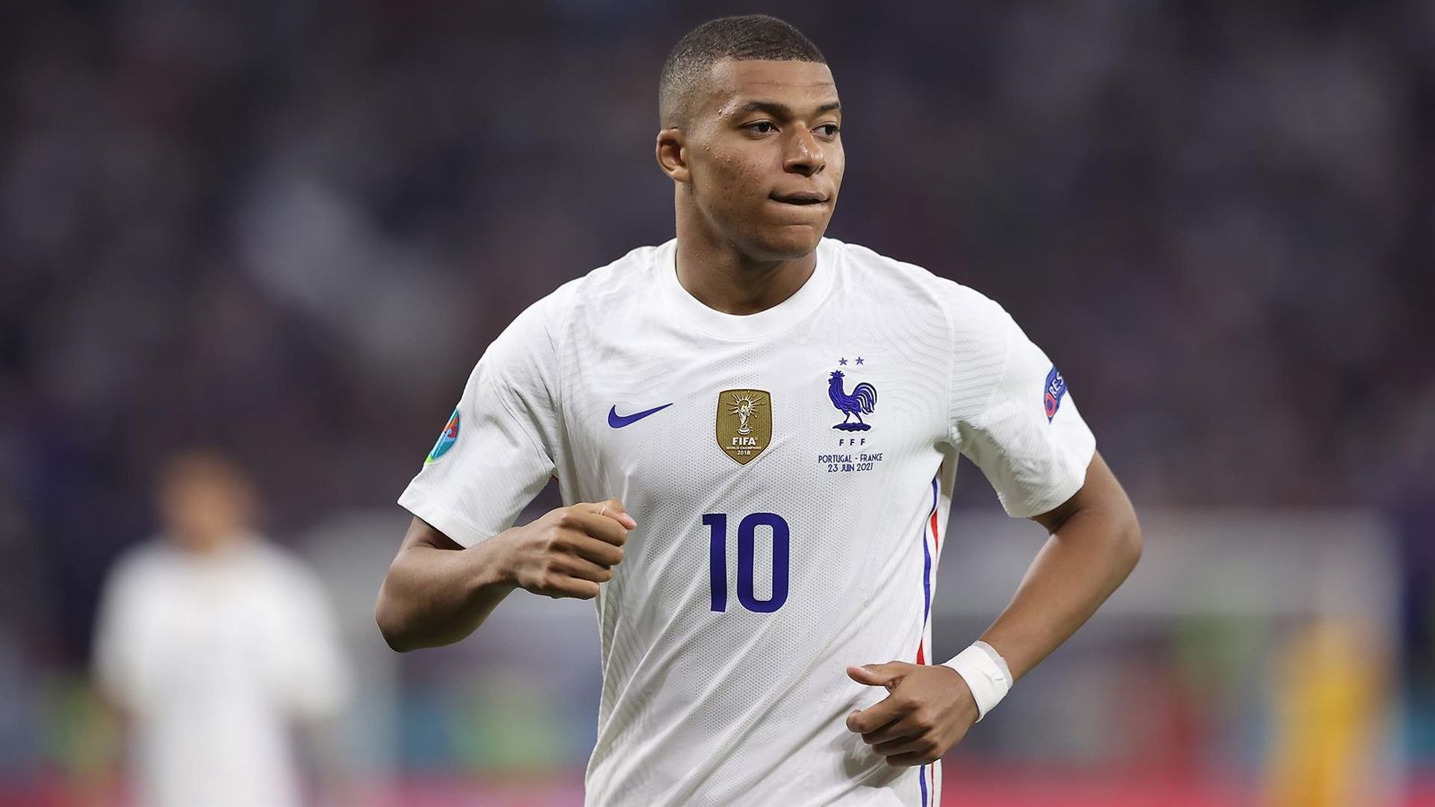 Mbappé, cuenta atrás para decidir su futuro