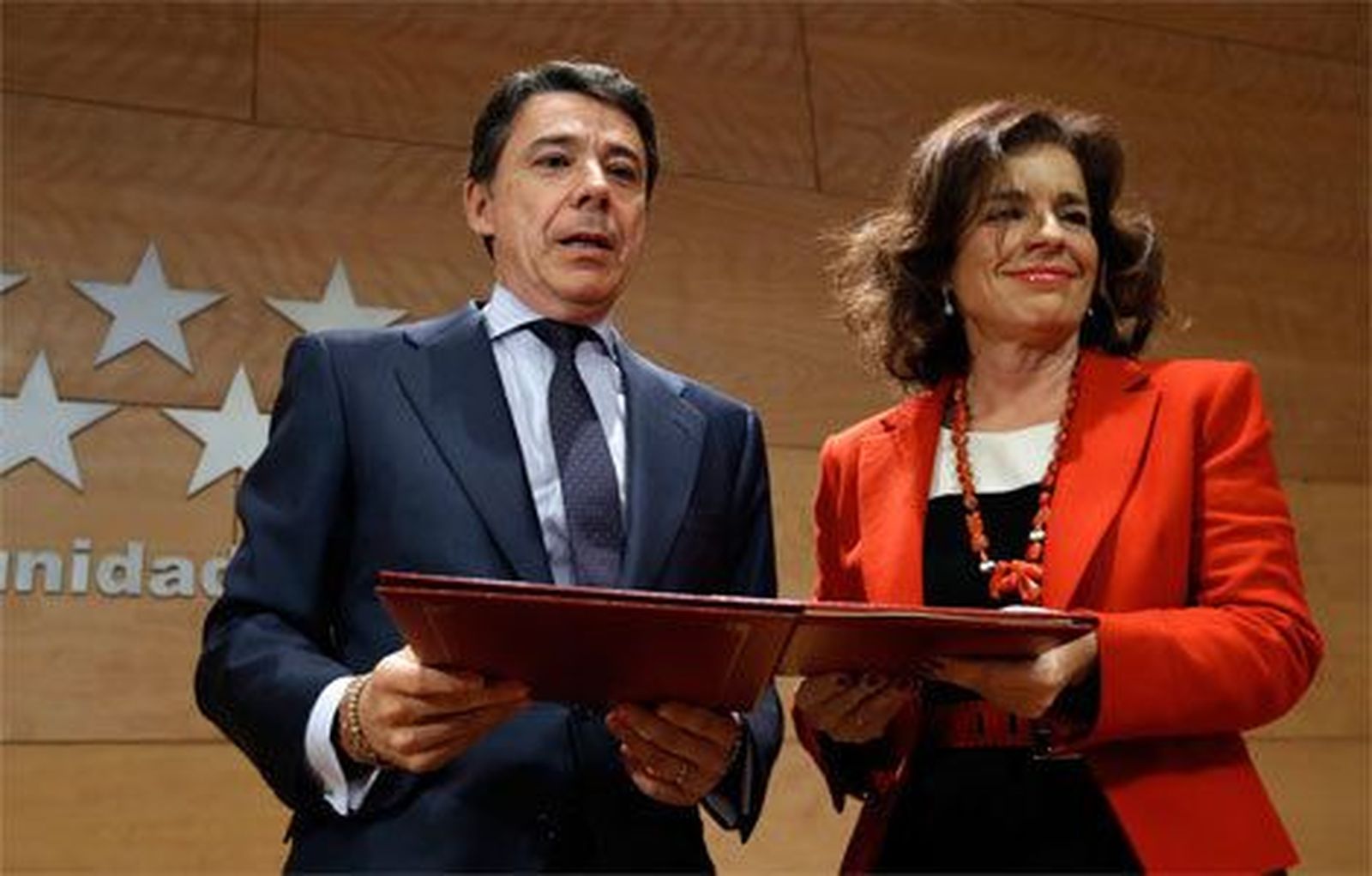 La Comunidad transferirá 70 millones a la capital para atender a los dependientes
