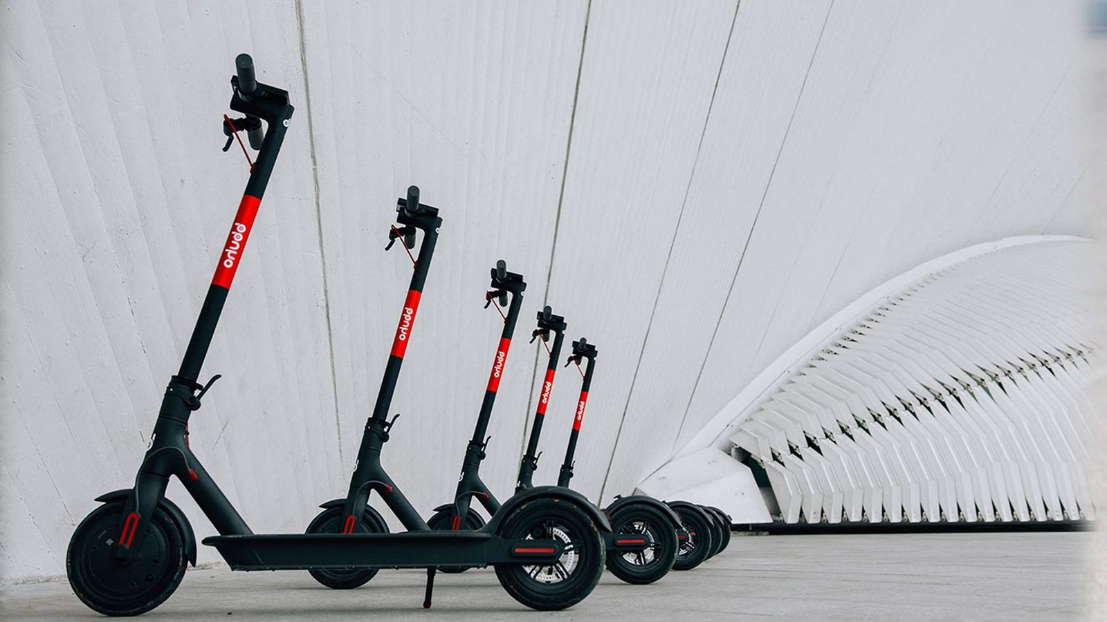 Claves para saber cómo circular con patinetes eléctricos en Madrid