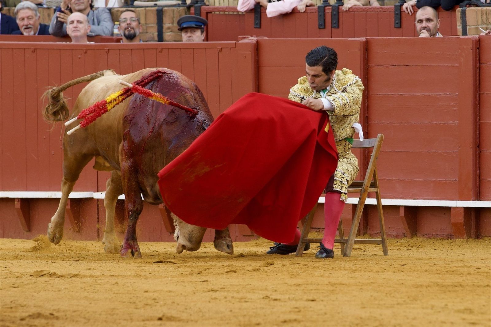 Sevilla se rinde ante la hazaña histórica de Morante de la Puebla en la Maestranza