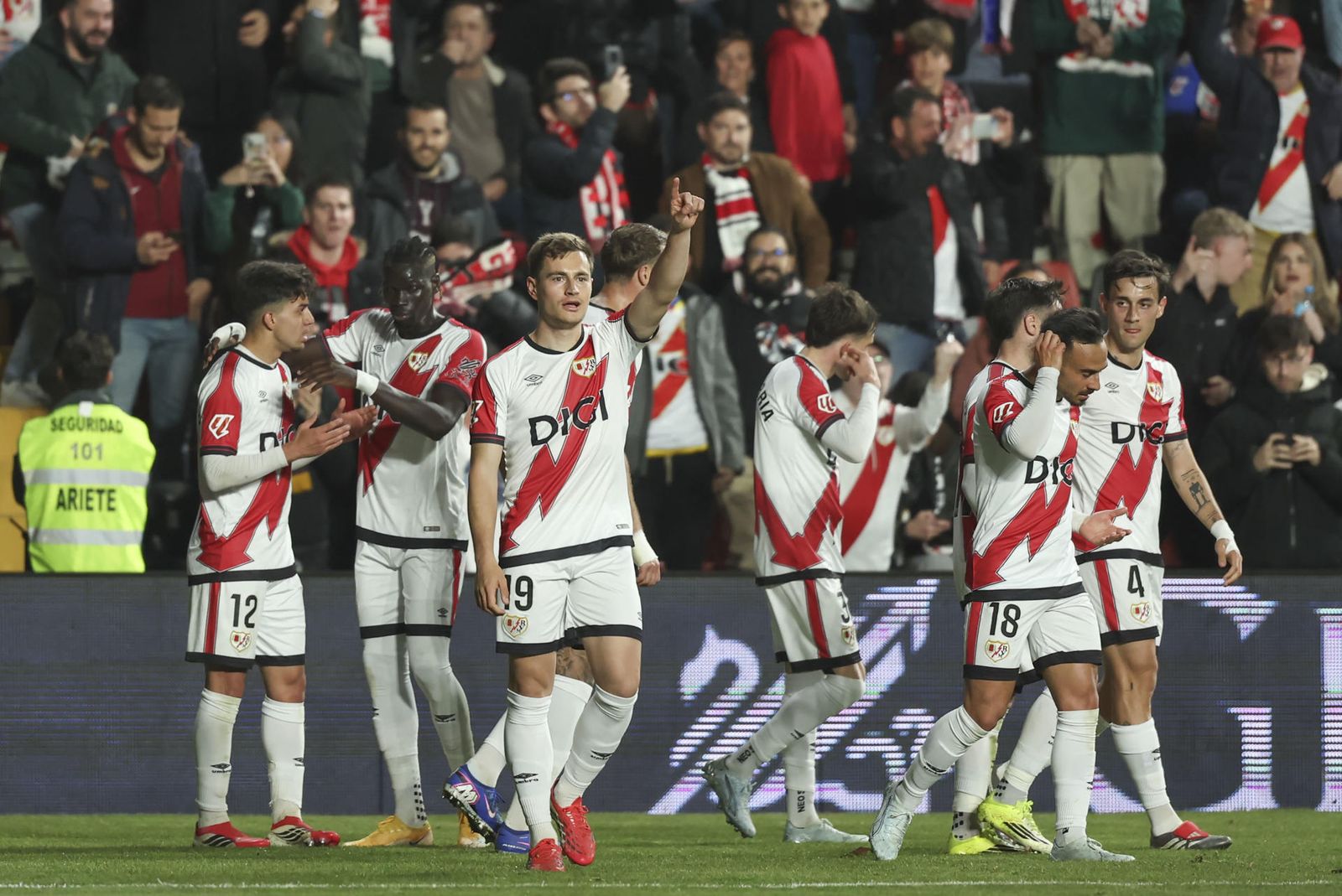 El Rayo ante el equipo turco