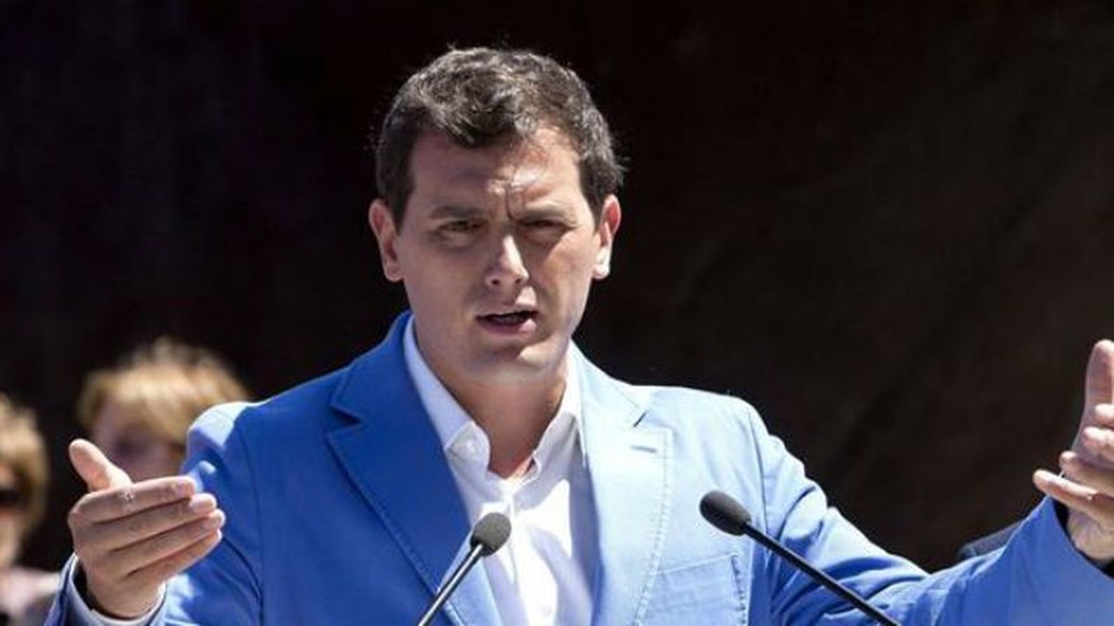 Rivera pide "no tirar el voto" apoyando a PP o PSOE para evitar el bloqueo