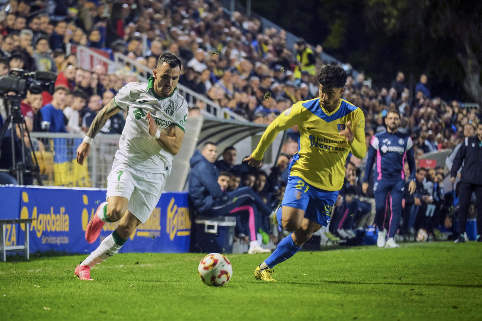 Alex Sola ante el Orihuela