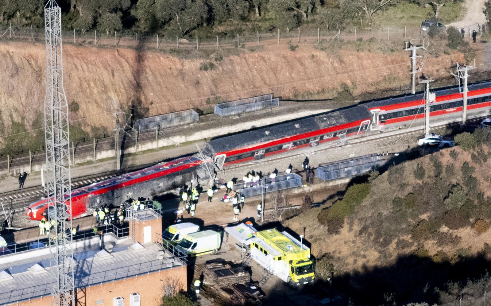 Accidente de un tren Iryo y un Alvia en la localidad cordobesa de Adamuz