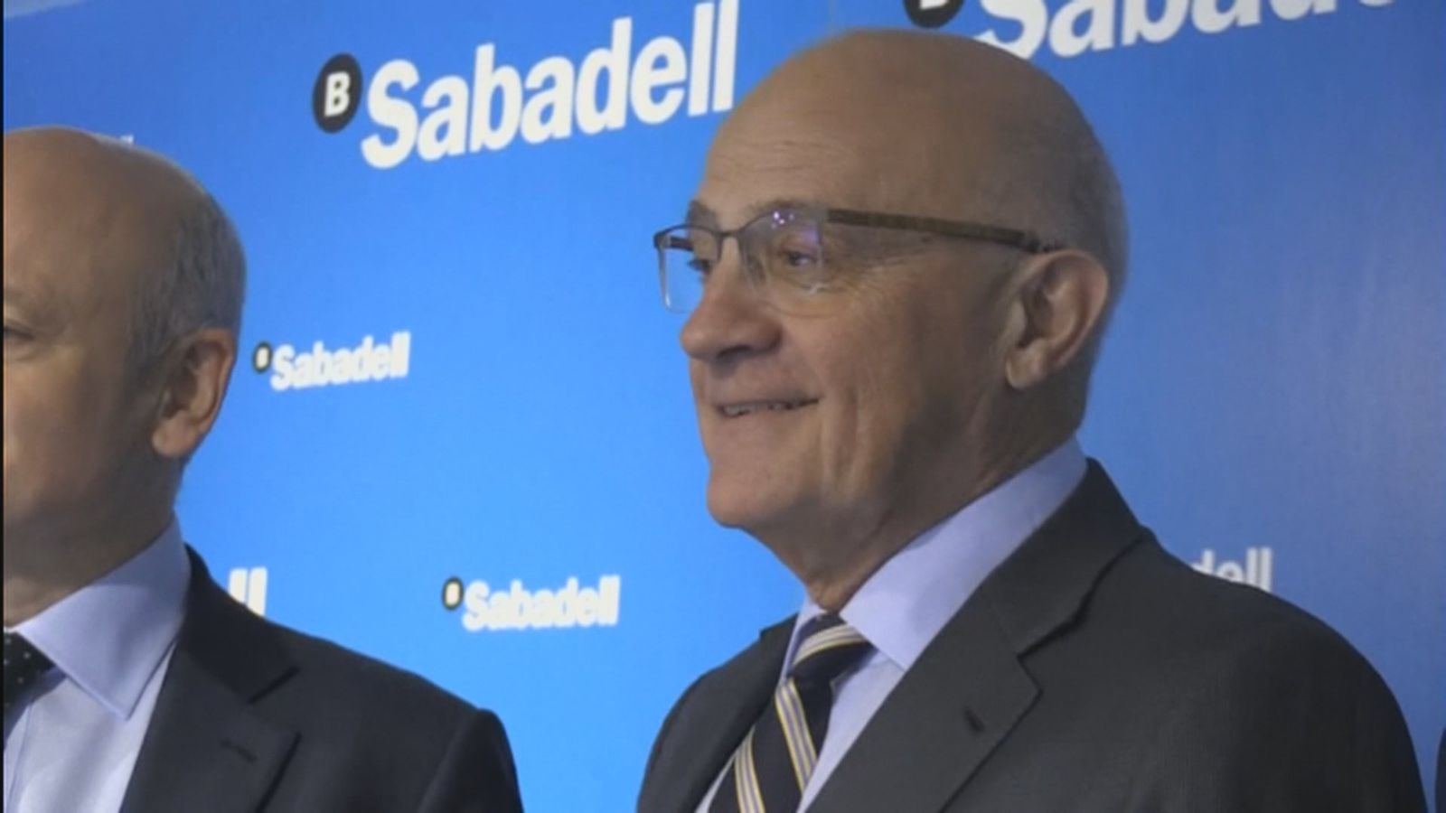 El Sabadell denuncia al BBVA ante la CNMV