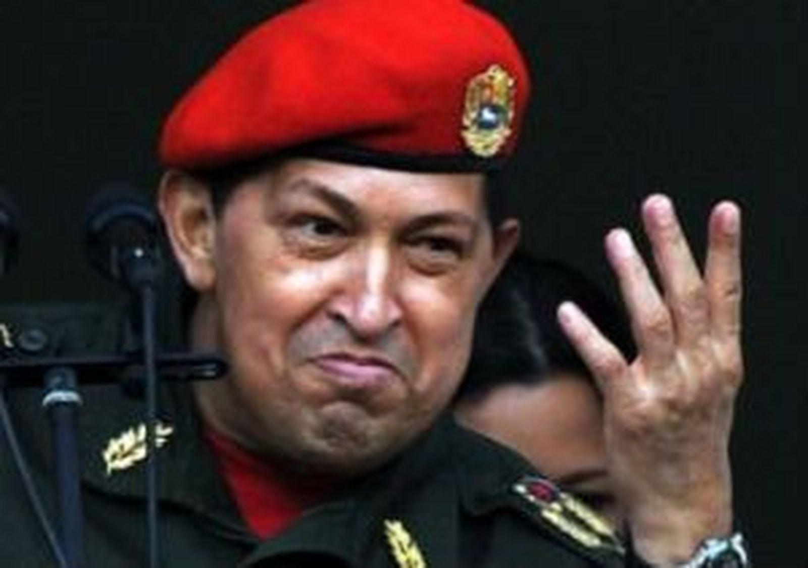 Chávez reconoce ante sus seguidores que aún debe vencer al cáncer
