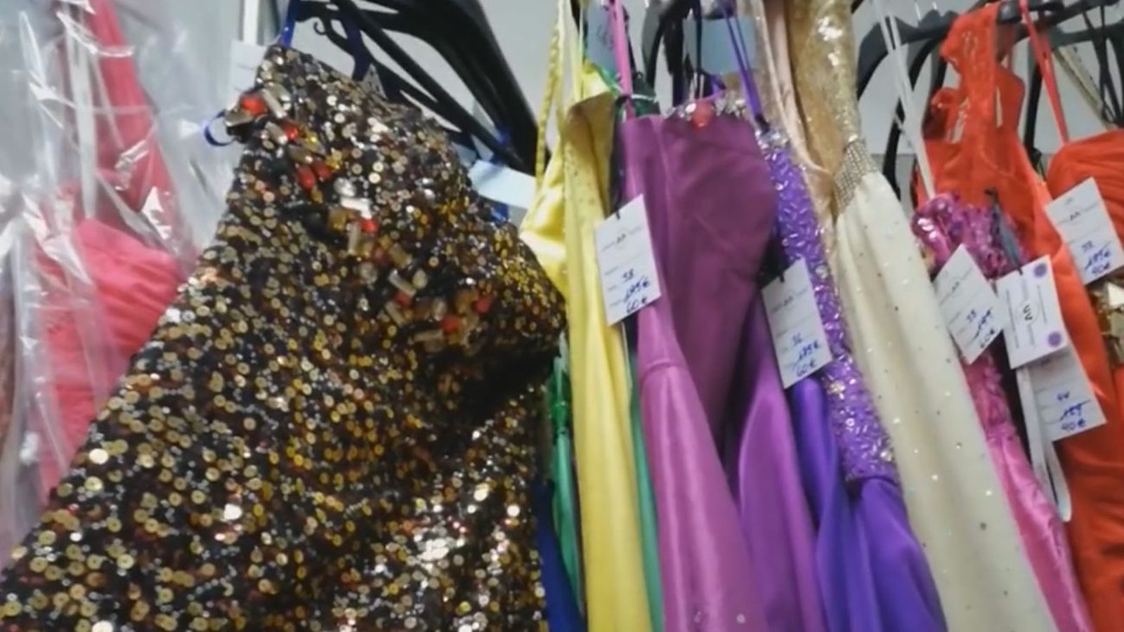 Vestidos de fiesta a precio de chollo en Vista Alegre (Madrid)