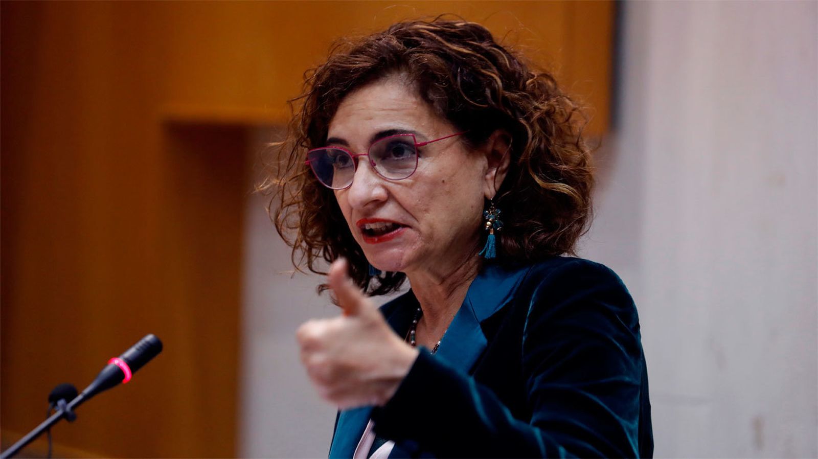 Montero espera que las subidas de Sociedades, Patrimonio y Sucesiones entren en vigor en 2022