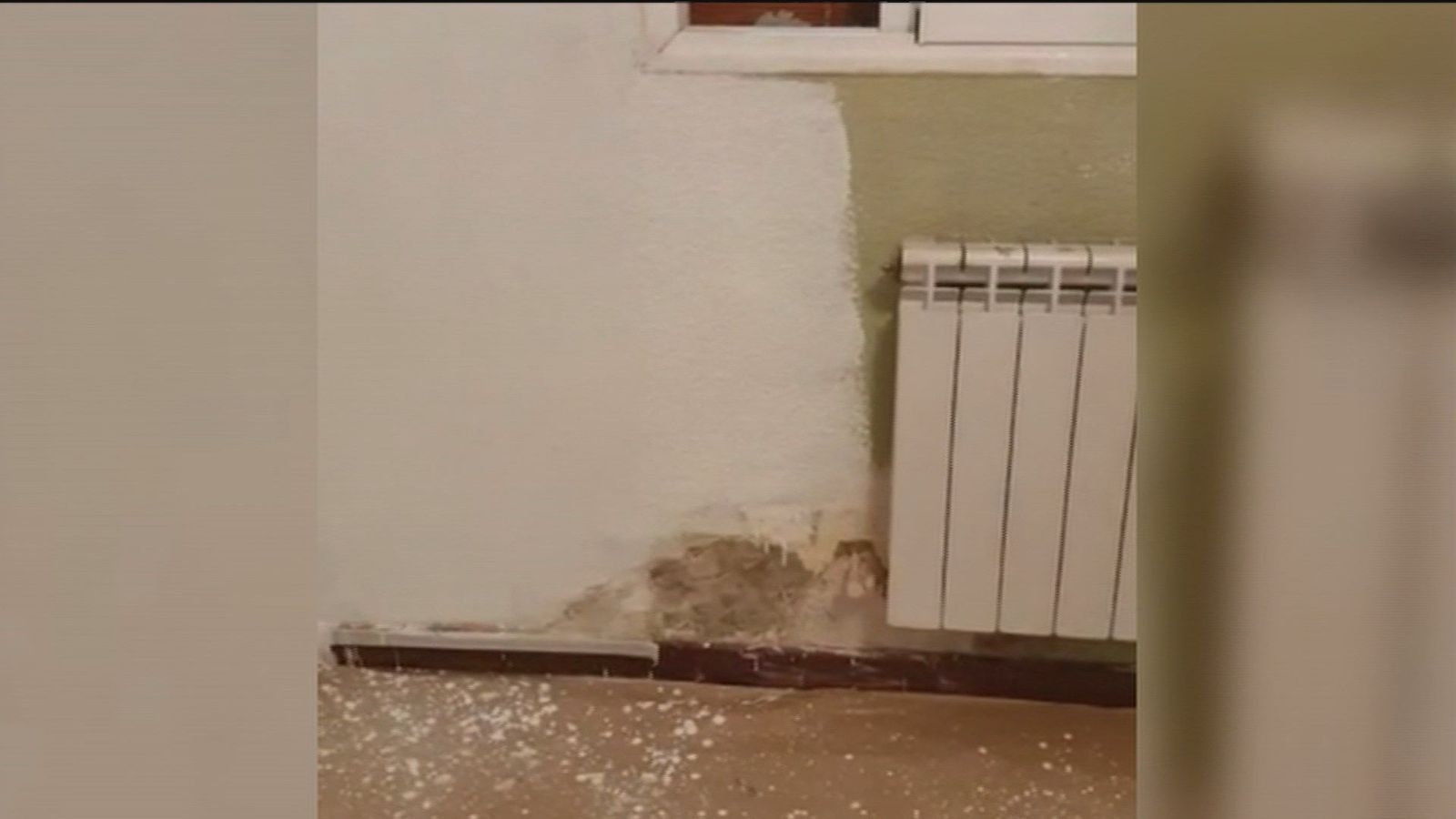 Compra un piso de un banco en la Elipa y se lo encuentra en ruinas tras una 'okupación'