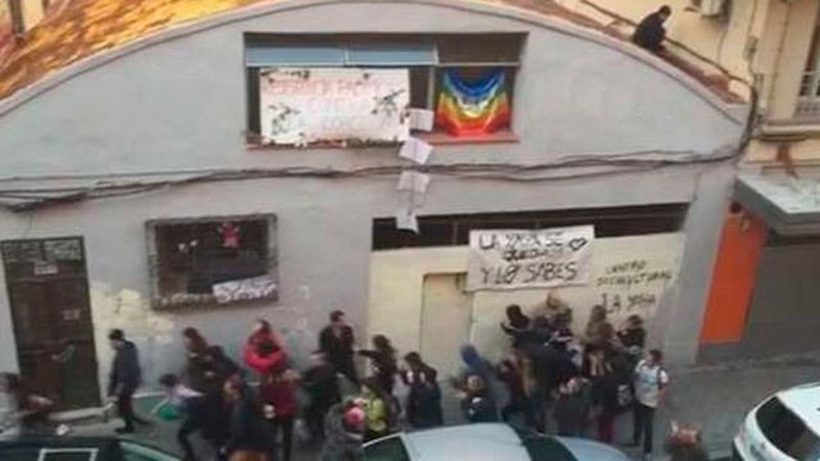 Tensión en el intento de desalojar la nave "La Yaya"