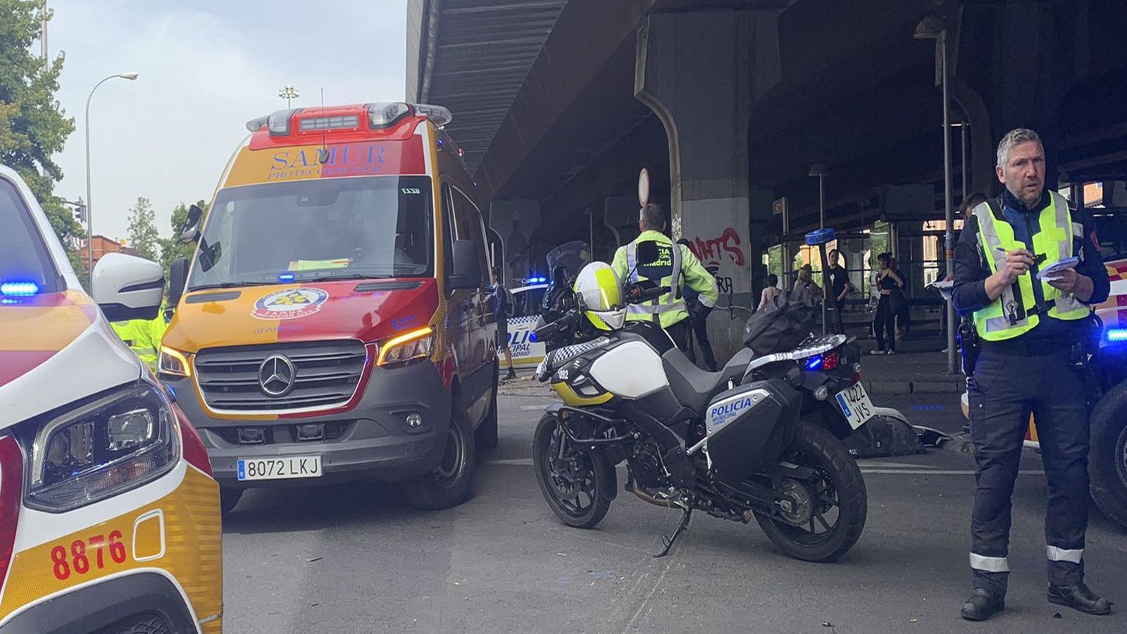 Se busca al conductor que atropelló a una mujer en Puente de Vallecas