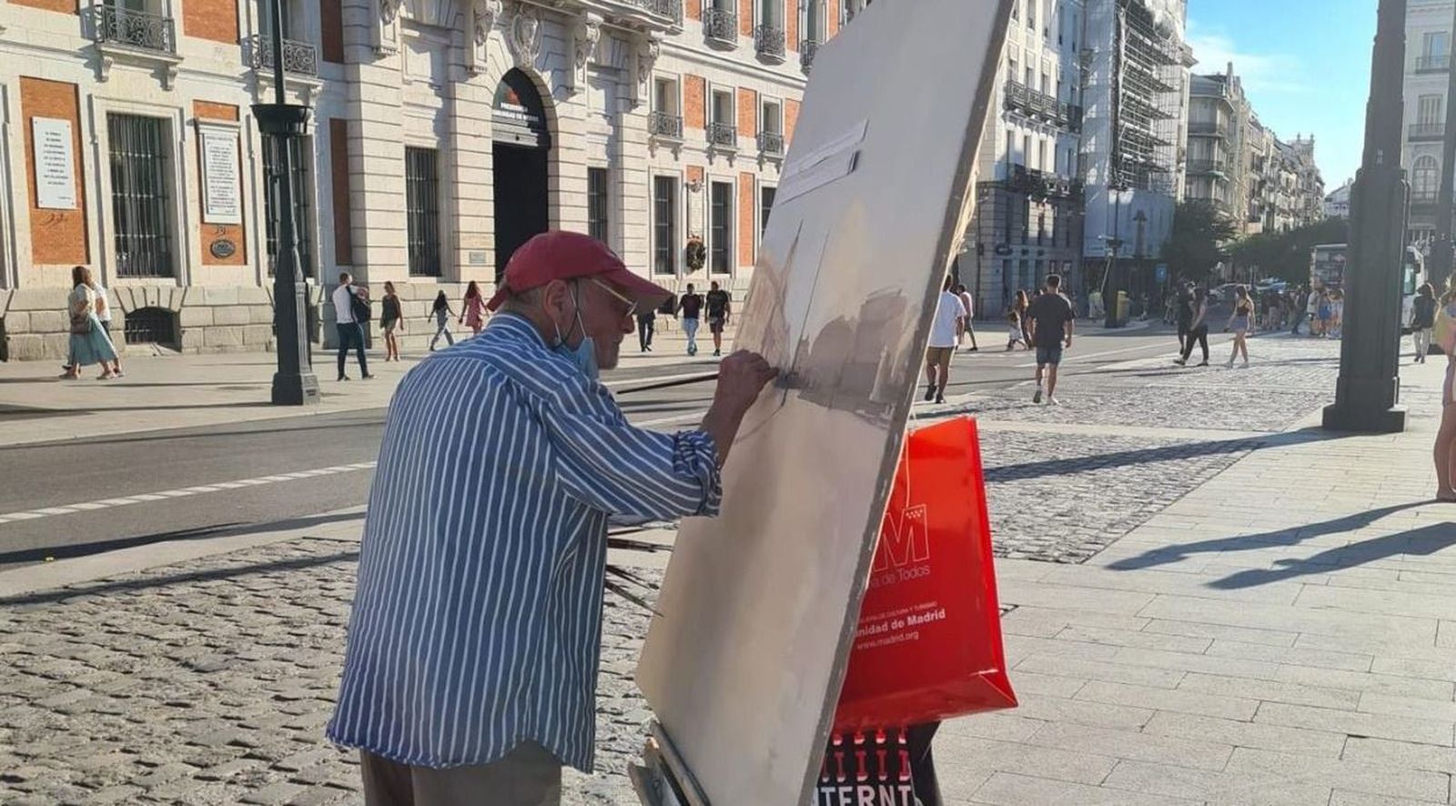 Antonio López vuelve a pintar en la Puerta del Sol
