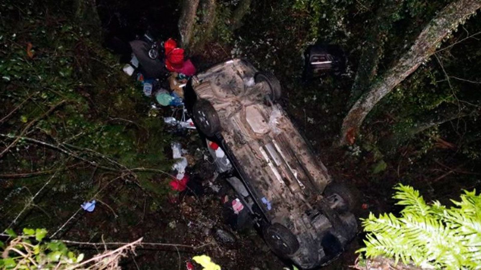 Dos mujeres y un bebé mueren al caer su coche en un barranco en Girona