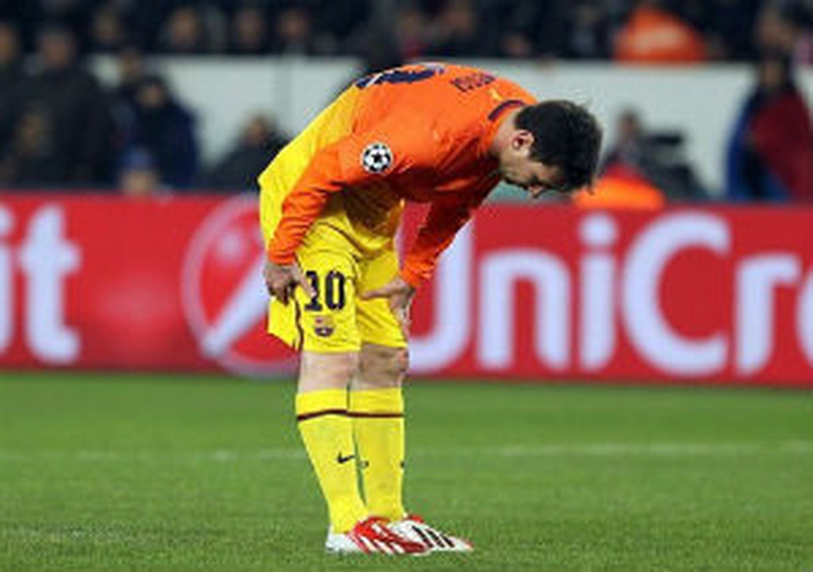 Messi, tres semanas de baja