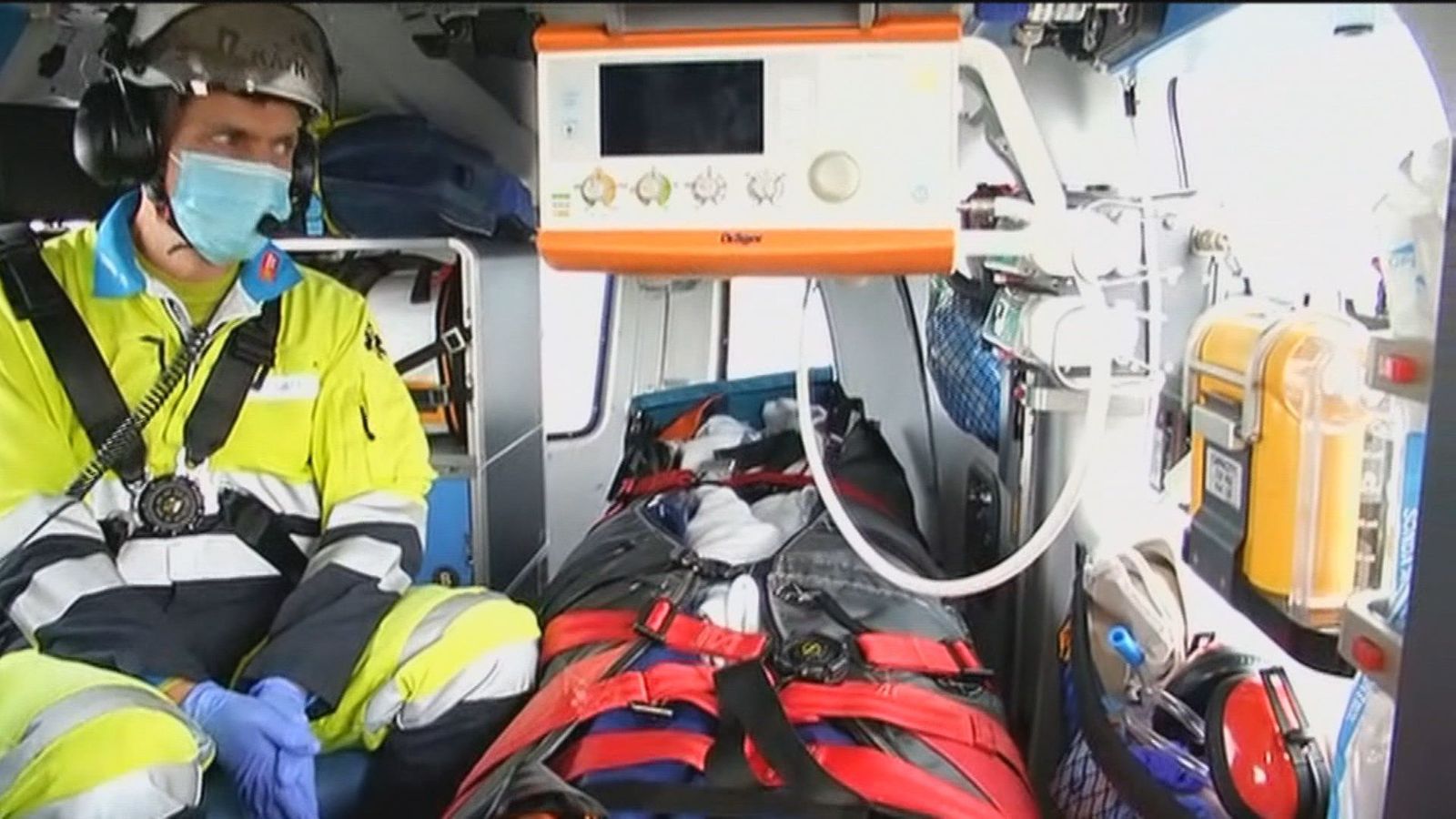 Así funciona una UVI aérea, esencial en la lucha contra la Covid