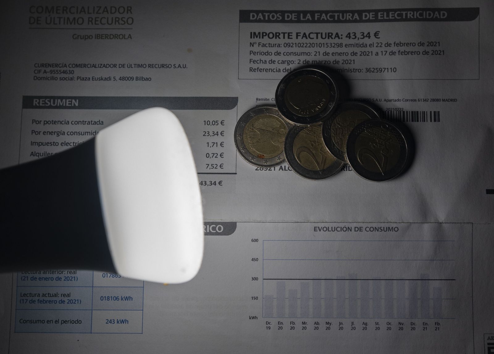 Consejos para ahorrar energía y reducir la factura de la luz ahora que llega el calor