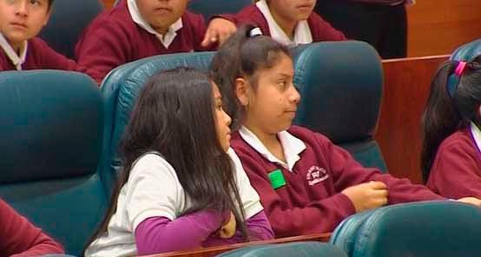 150 escolares madrileños se convierten en diputados por un día en la Asamblea