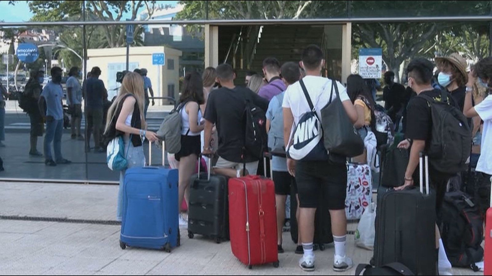 El dispositivo 'burbuja' para los 118 estudiantes del macrobrote de  Mallorca