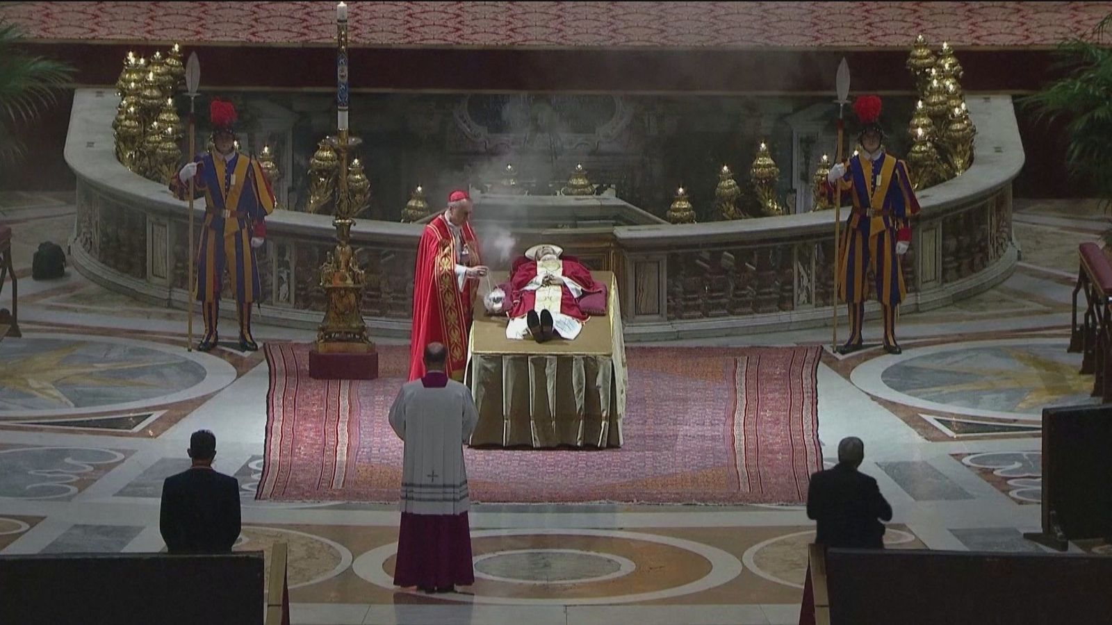 La reina Sofía y Bolaños asistirán al funeral de Benedicto XVI en el Vaticano