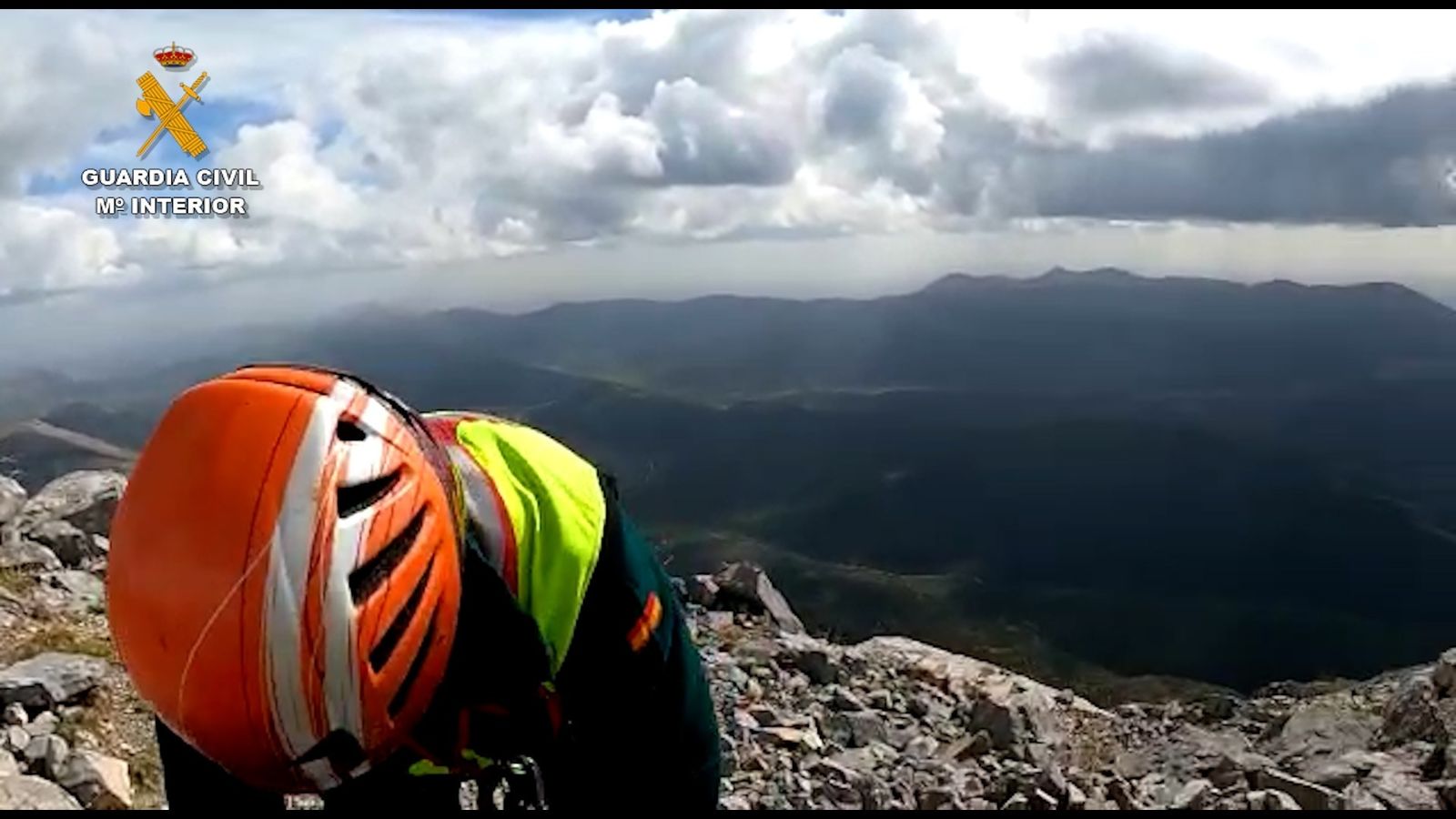 Un momento del rescate de un montañero en Espigüete