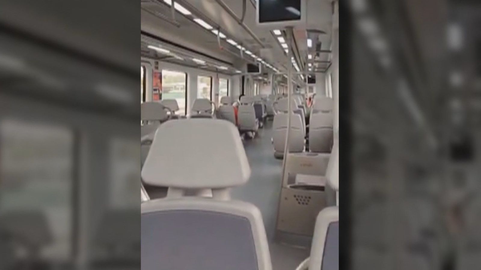 Los pasajeros de un AVE procedente de Alicante atrapados casi 3 horas en el túnel de Chamartín por falta de tensión en la catenaria