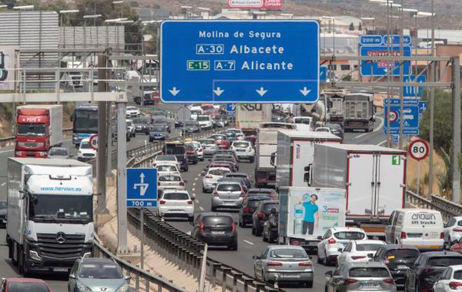 La DGT vigilará los desplazamientos en el Puente del Pilar