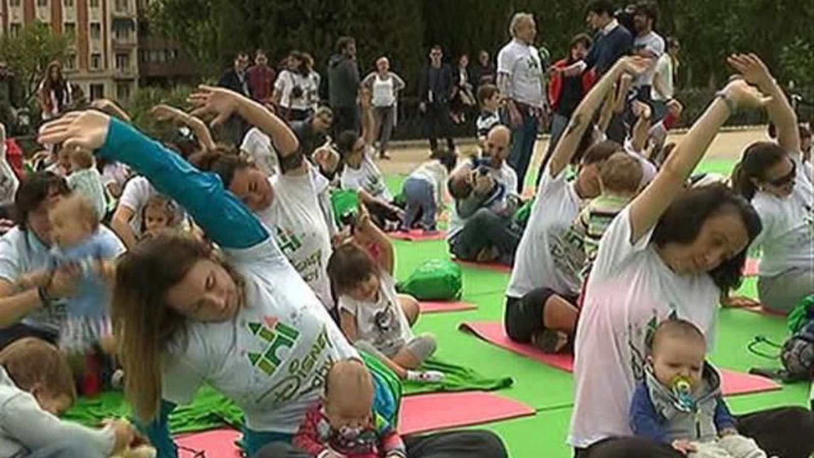 Fitness en el Templo de Debod, junto a sus bebés