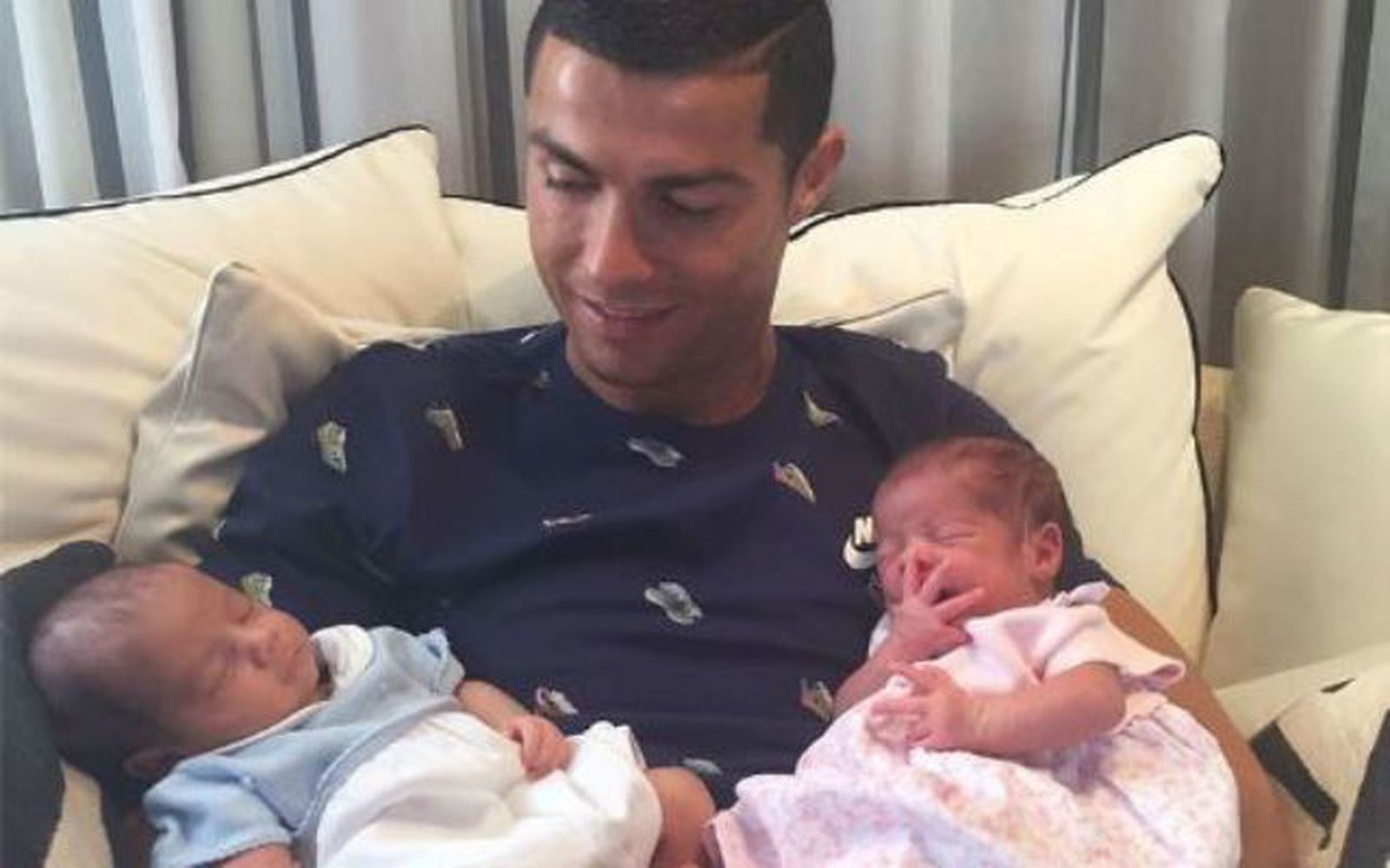 Cristiano Ronaldo con sus hijos