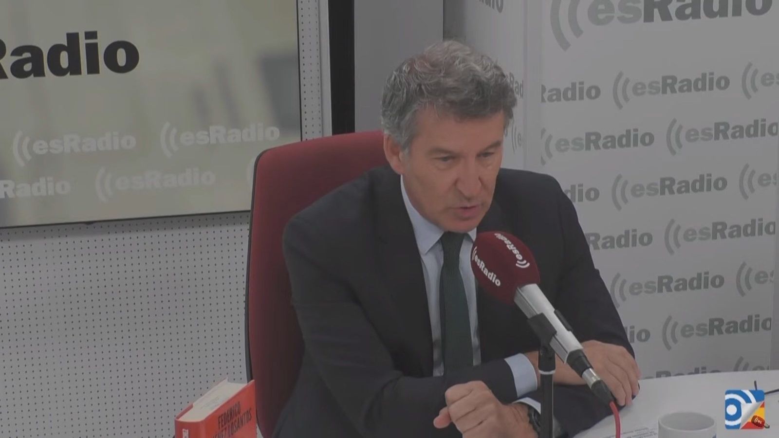 Feijóo avisa de que el sistema electoral tiene "lagunas" y plantea que la policía custodie el voto por correo