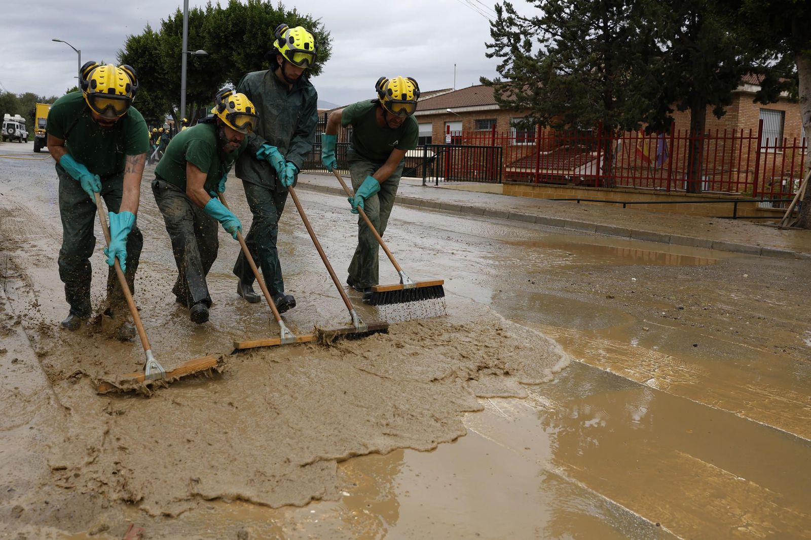 La DANA deja 42 pueblos de Málaga sin agua aún y familias aisladas