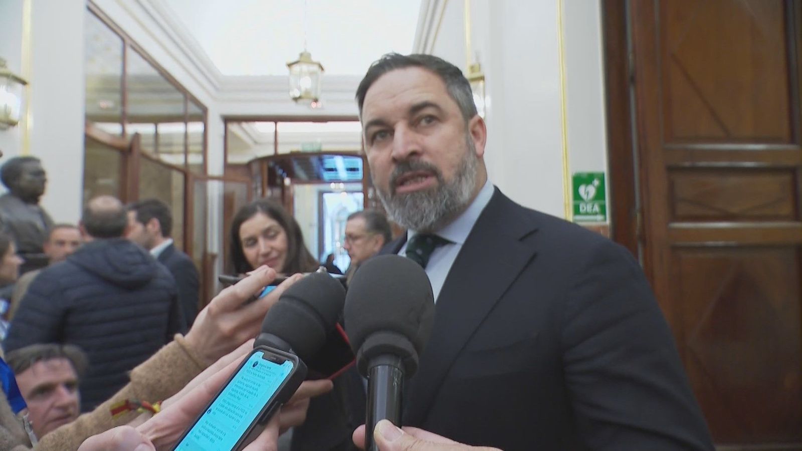 Vox pide la dimisión del Gobierno en bloque mientras el PP tacha el caso Koldo de esperpento