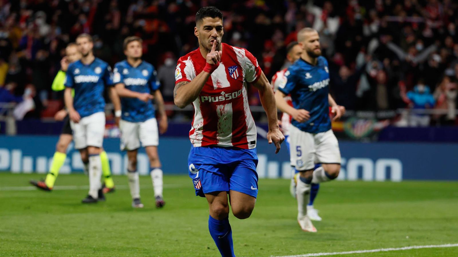 El uruguayo Luis Suárez, con un doblete en la segunda mitad, goleador del Atlético de Madrid junto a Joao Felix
